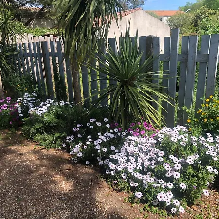 Les Fleurs De Lys, Chic L'enclos Des Lys, Proche De La Mer, Linge Inclus